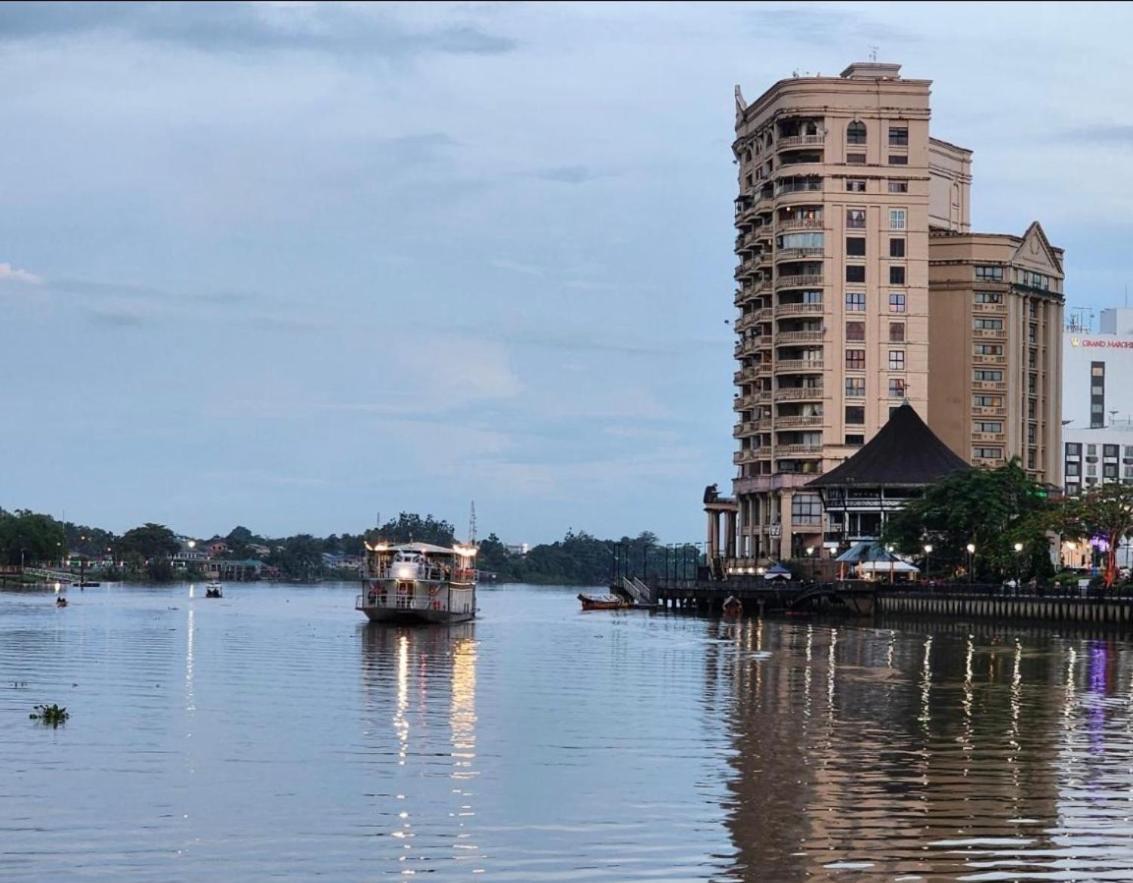 Riverview Home @Waterfront Kch Kuching Luaran gambar