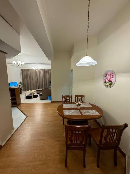 Riverview Home @Waterfront Kch Kuching Luaran gambar